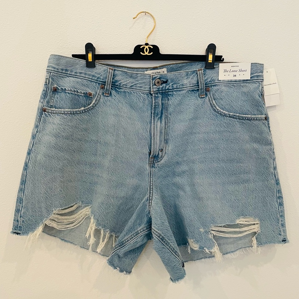 NWT Abercrombie & Fitch High Rise The Loose Short Jean Denim blue frayed shorts - Picture 4 of 7